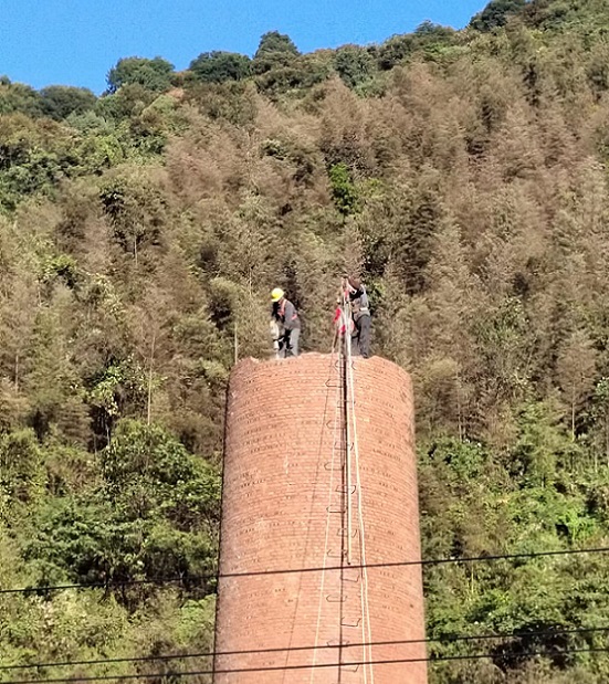 煙囪拆除公司:專(zhuān)業(yè),安全,環(huán)保,高效的拆除方案
